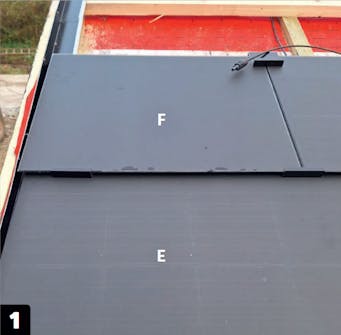 Nyt tag med solceller: Start række to Nyt tag med solceller: Start række to